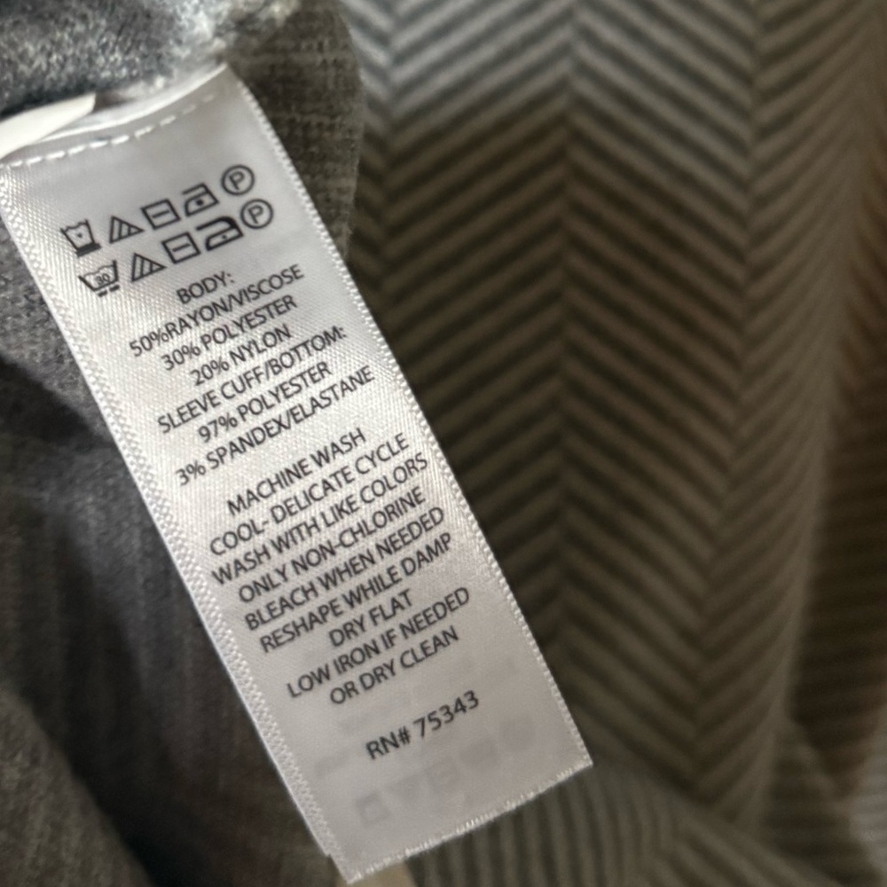 Adrienne Vittadini Gray Herringbone Mock Neck Layered Hem Sweater XS - Picture 5 of 6